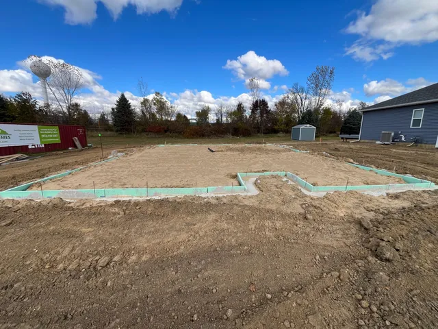 $259,400 | 2008 Grn Acrs Drive, Adrian, MI 49221