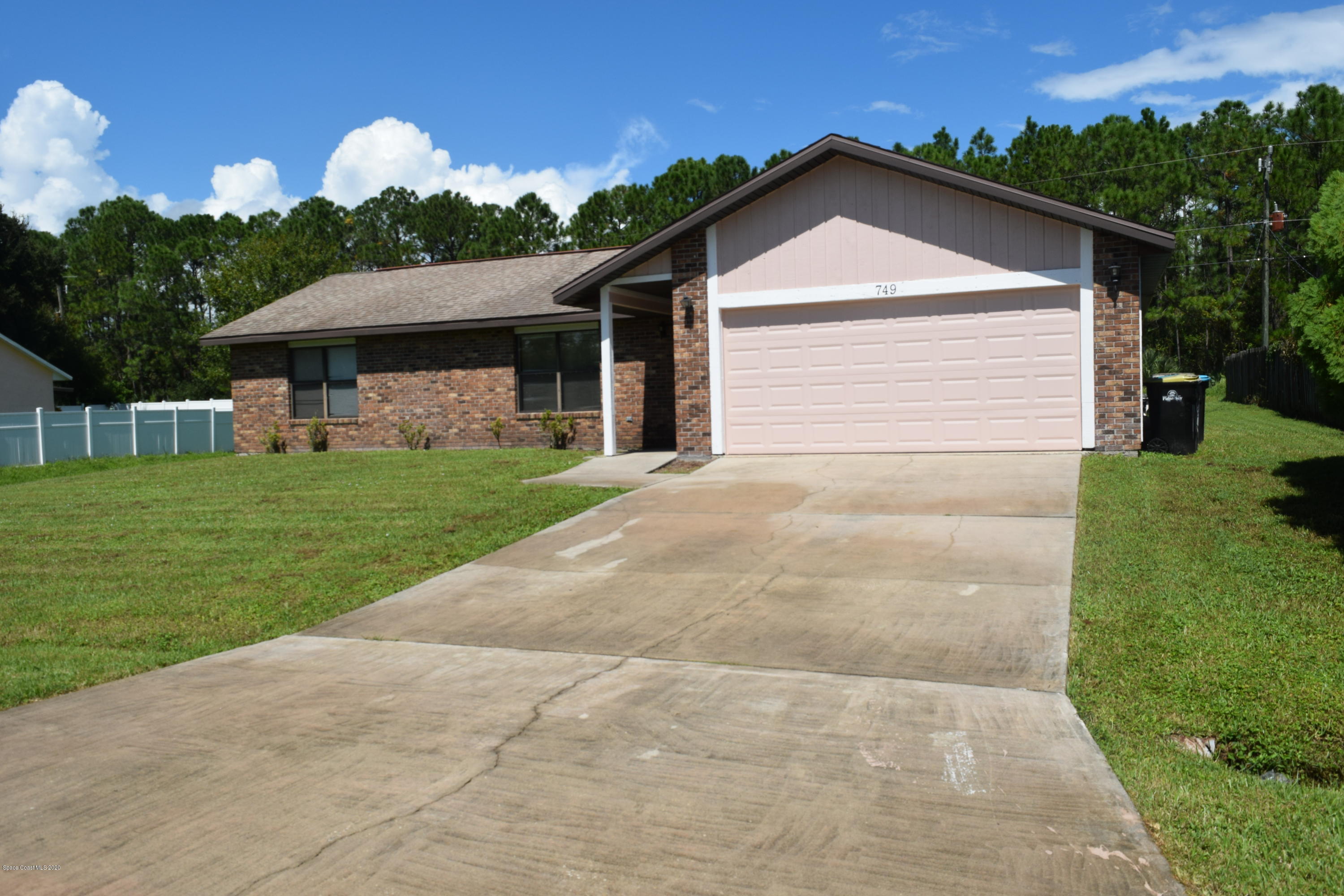 749 Furth Road Northwest Palm Bay, FL 32907 - Photo 2 of 25 DSC_0051