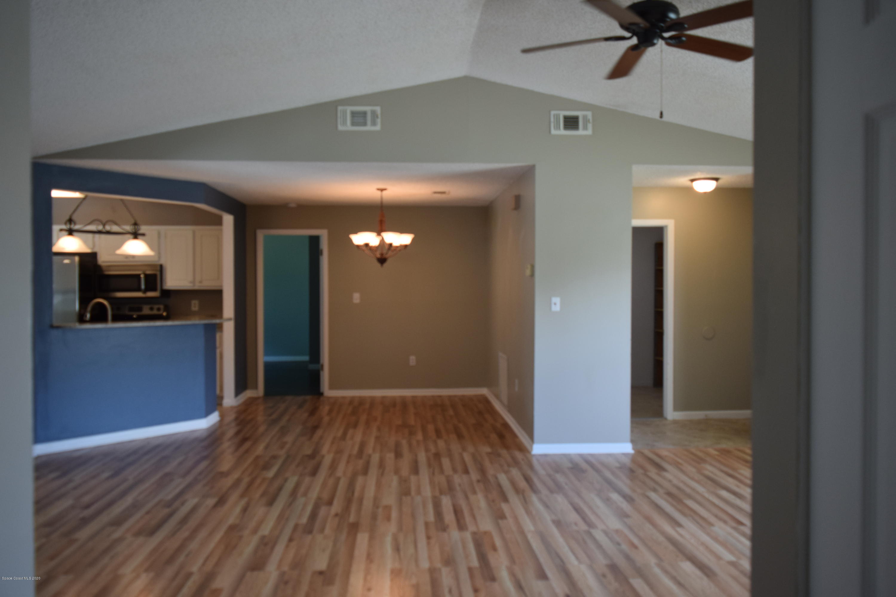 749 Furth Road Northwest Palm Bay, FL 32907 - Photo 3 of 25 DSC_0077