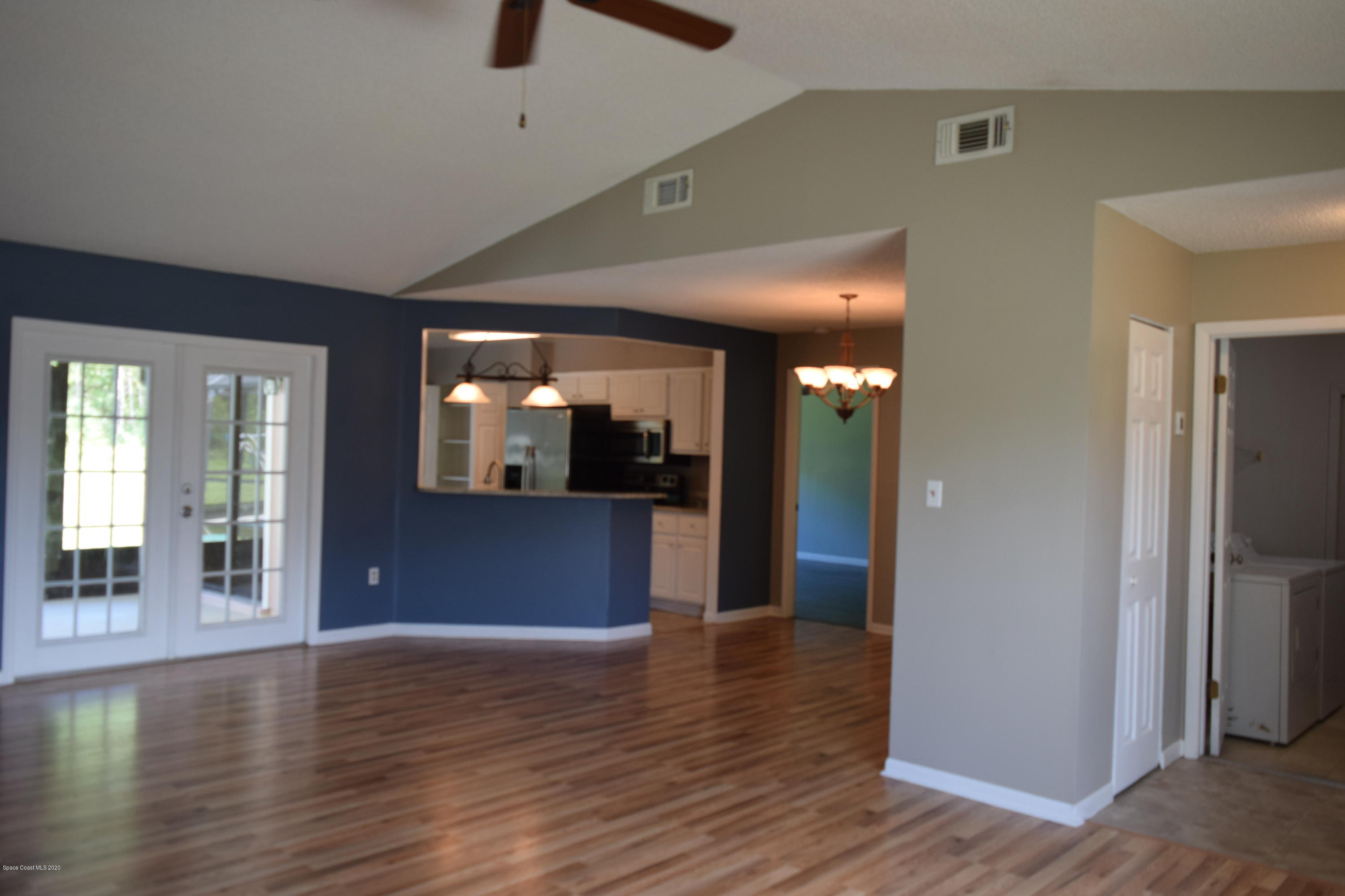 749 Furth Road Northwest Palm Bay, FL 32907 - Photo 4 of 25 DSC_0075