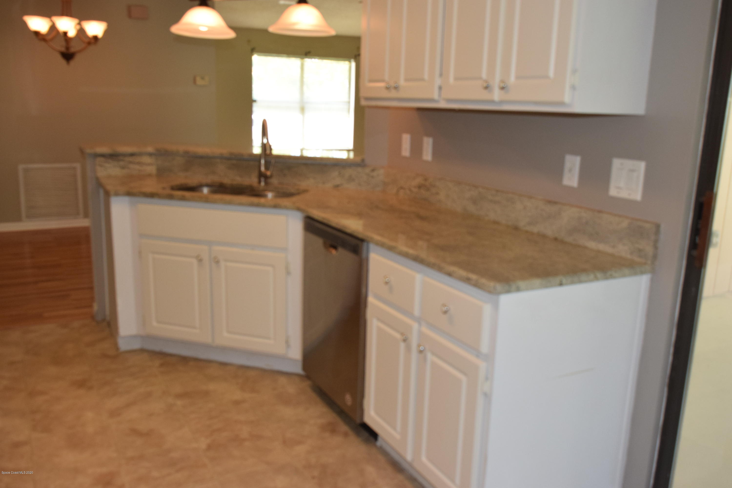 749 Furth Road Northwest Palm Bay, FL 32907 - Photo 9 of 25 DSC_0094
