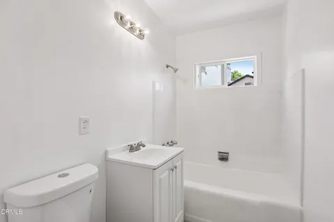 $995,000 | 2711 North Lincoln Street, Burbank, CA 91504
