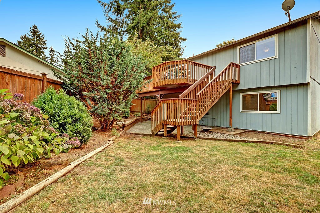 707 204th Street Southeast Bothell, WA 98012 - Photo 16 of 18