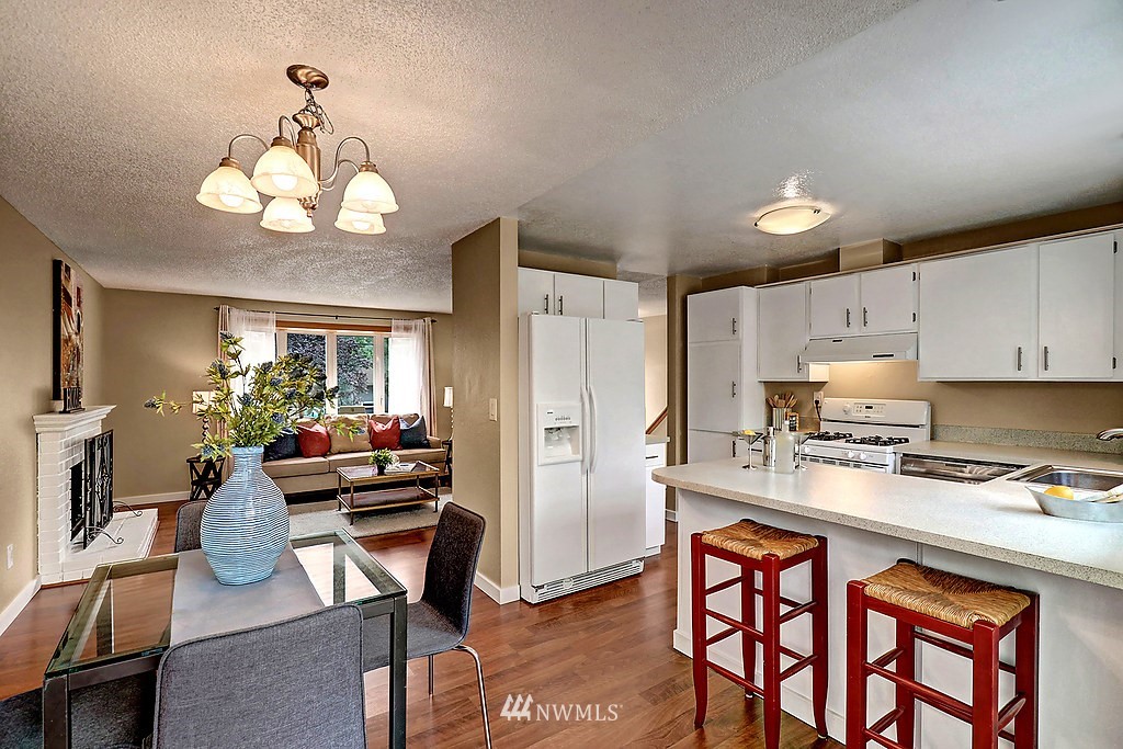 707 204th Street Southeast Bothell, WA 98012 - Photo 3 of 18