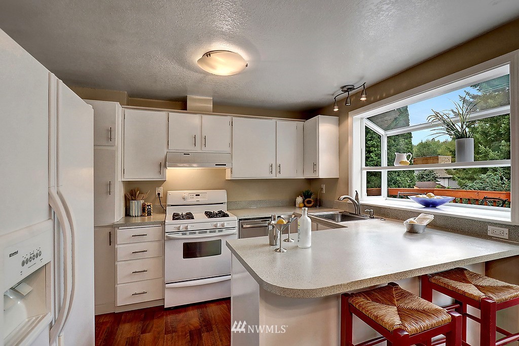 707 204th Street Southeast Bothell, WA 98012 - Photo 5 of 18