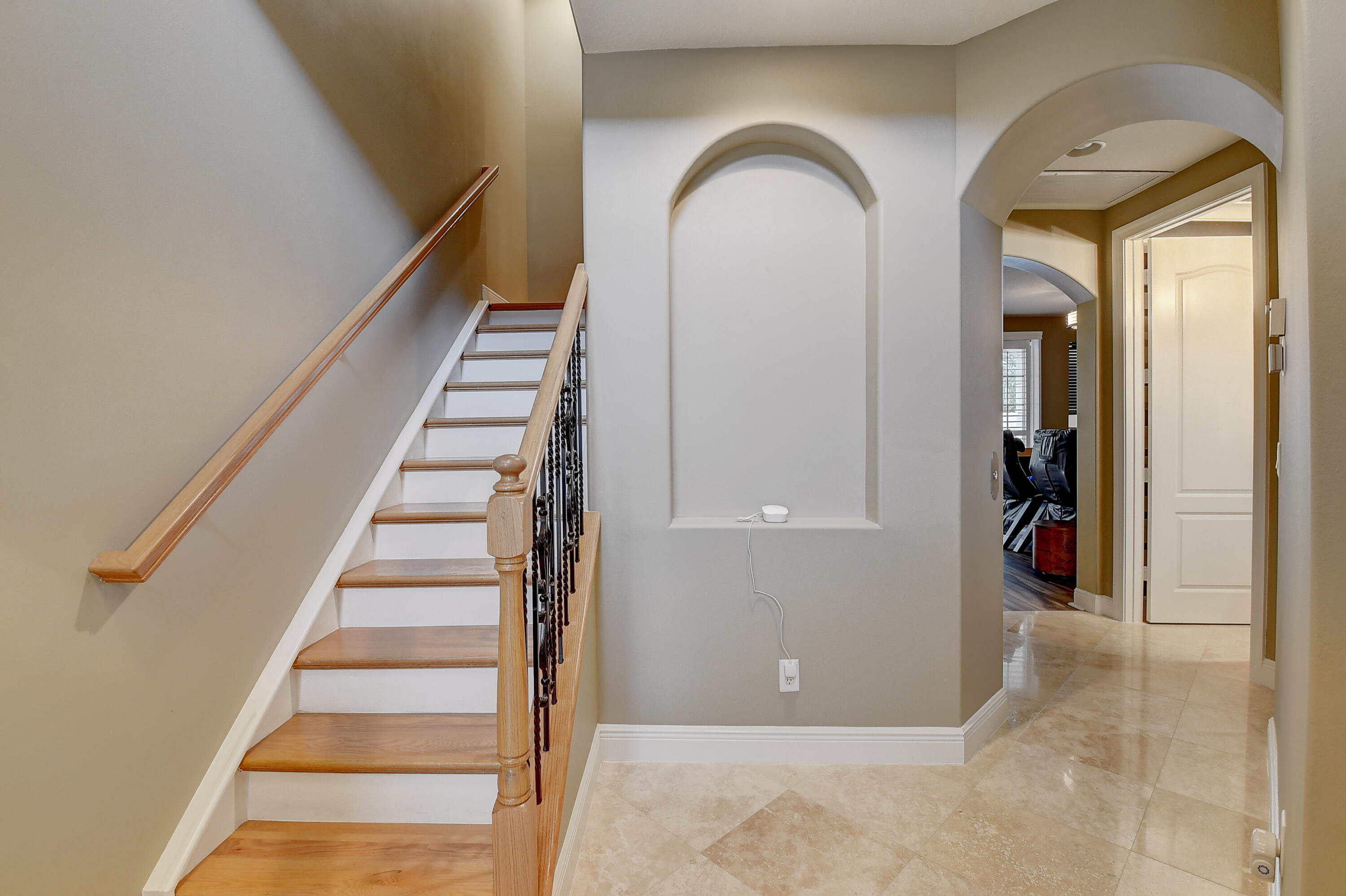 5645 Northeast Trieste Way Boca Raton, FL 33487 - Photo 4 of 36 Foyer
