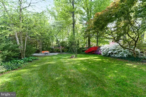 $1,249,000 | 3305 Clearwood Court, Falls Church, VA 22042