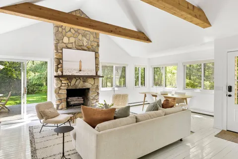 $1,799,000 | 60 Northwest Landing Road, East Hampton, NY 11937