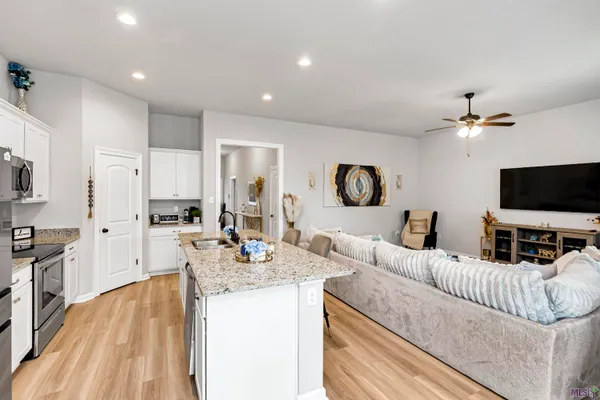 $269,900 | 28363 Merrimack Drive, Denham Springs, LA 70726