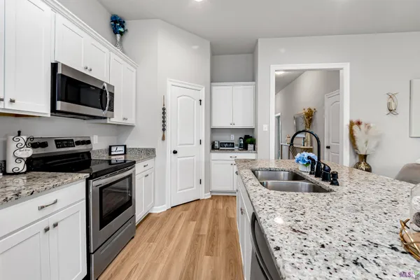 $269,900 | 28363 Merrimack Drive, Denham Springs, LA 70726