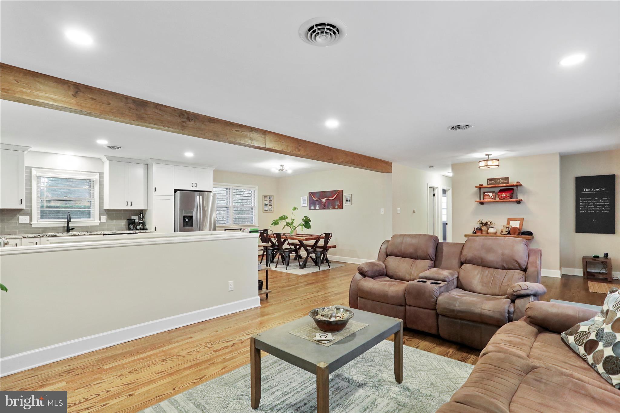 13347 Keener Road Hagerstown, MD 21742 - Photo 9 of 44 a living room with furniture and wooden floor