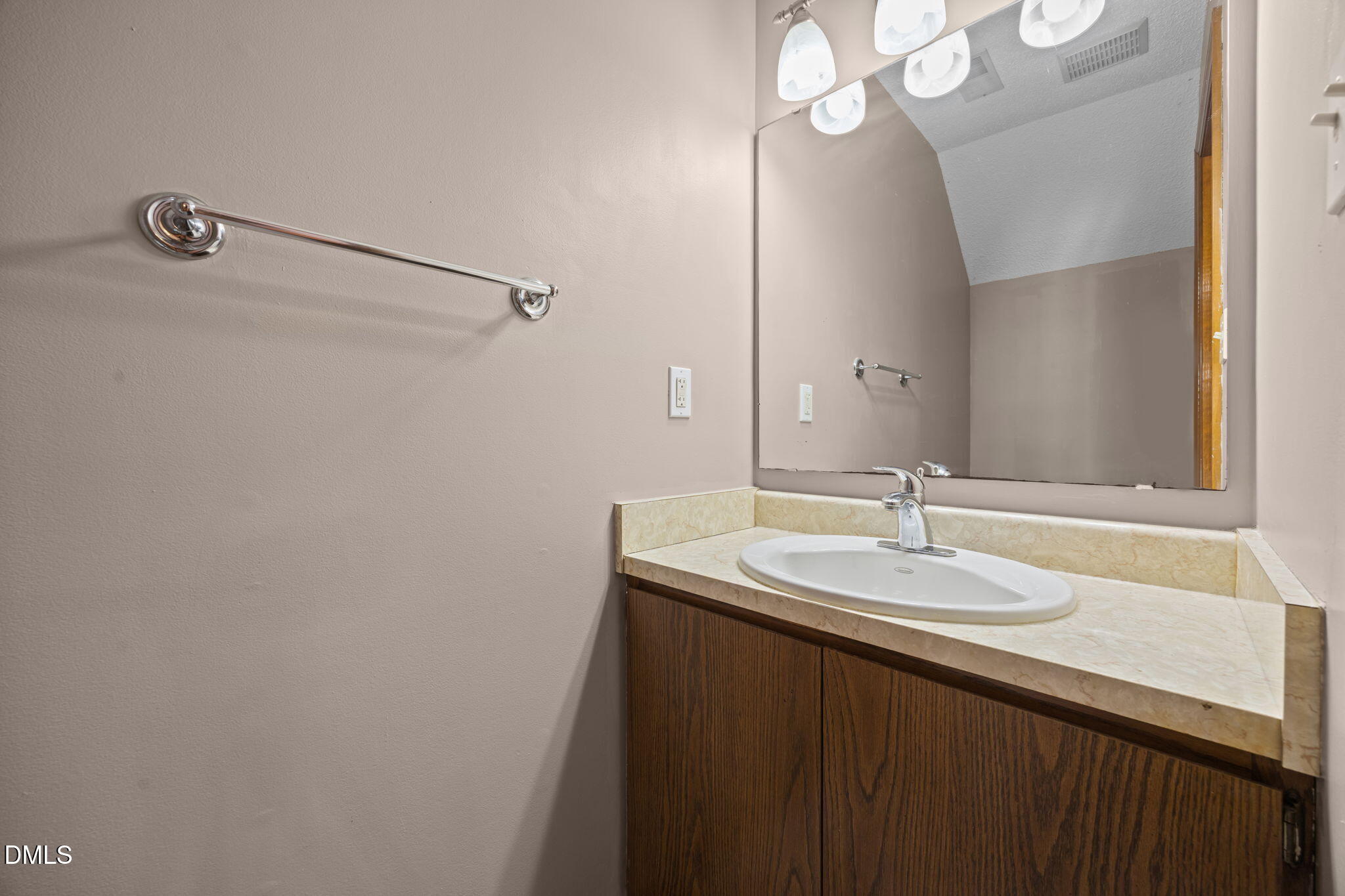 36 Georgetown Court Durham, NC 27705 - Photo 10 of 28 10-web-or-mls-IMG_0595