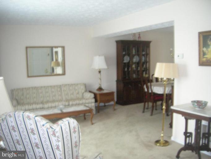 2721 Parallel Path Abingdon, MD 21009 - Photo 3 of 14 Living Room