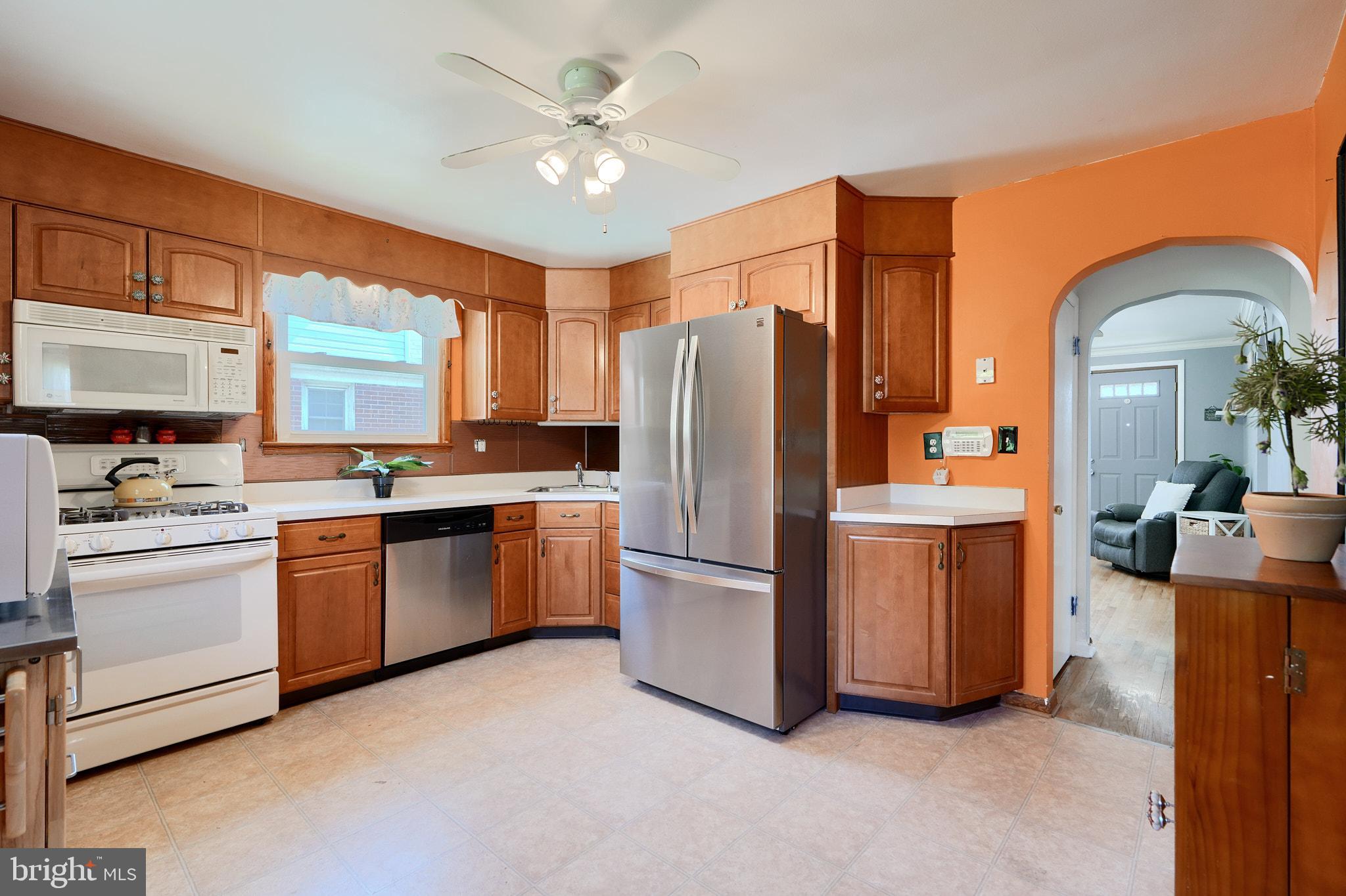 8003 Highpoint Road Parkville, MD 21234 - Photo 12 of 29 Kitchen