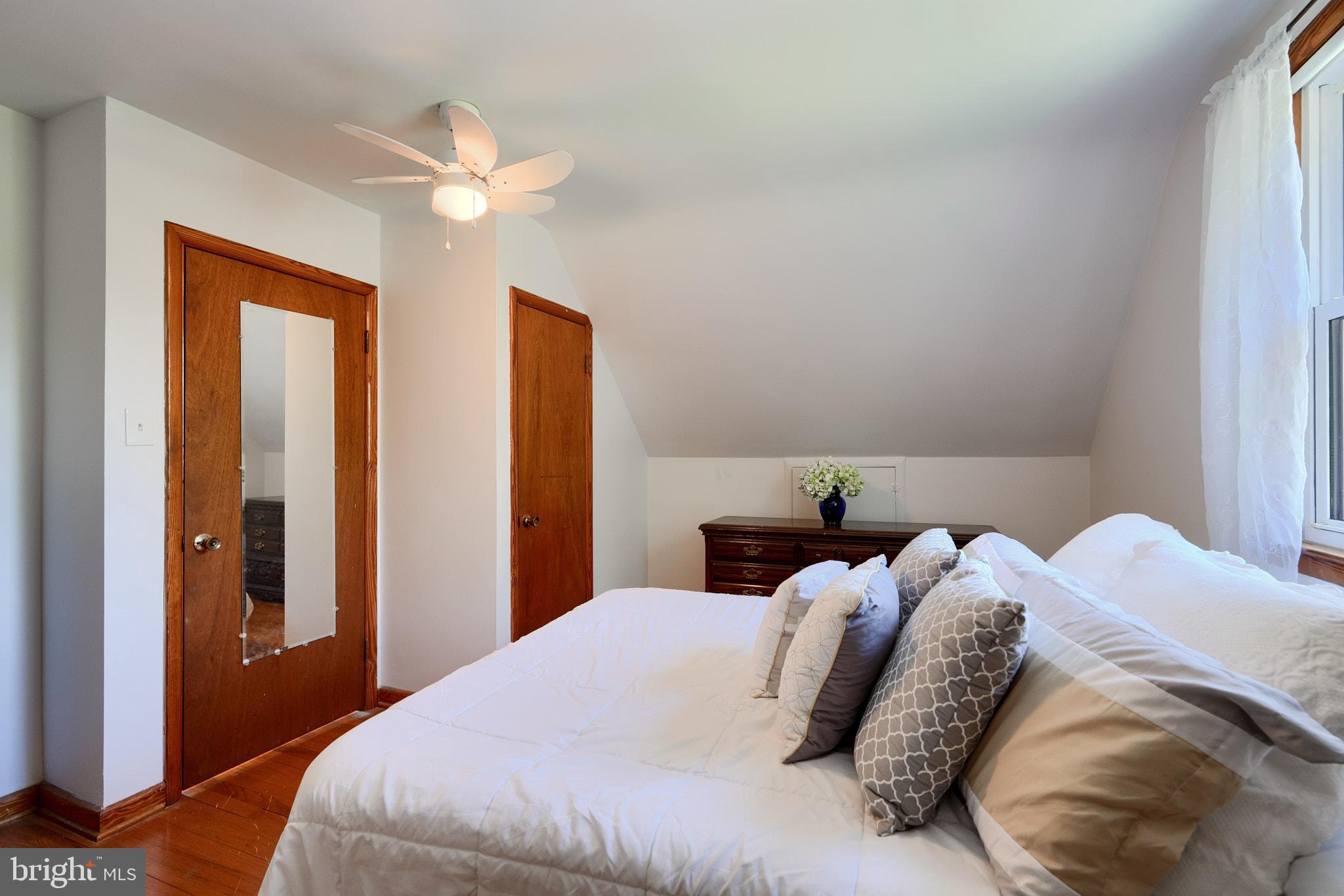 8003 Highpoint Road Parkville, MD 21234 - Photo 20 of 29 Upper level BR 3
