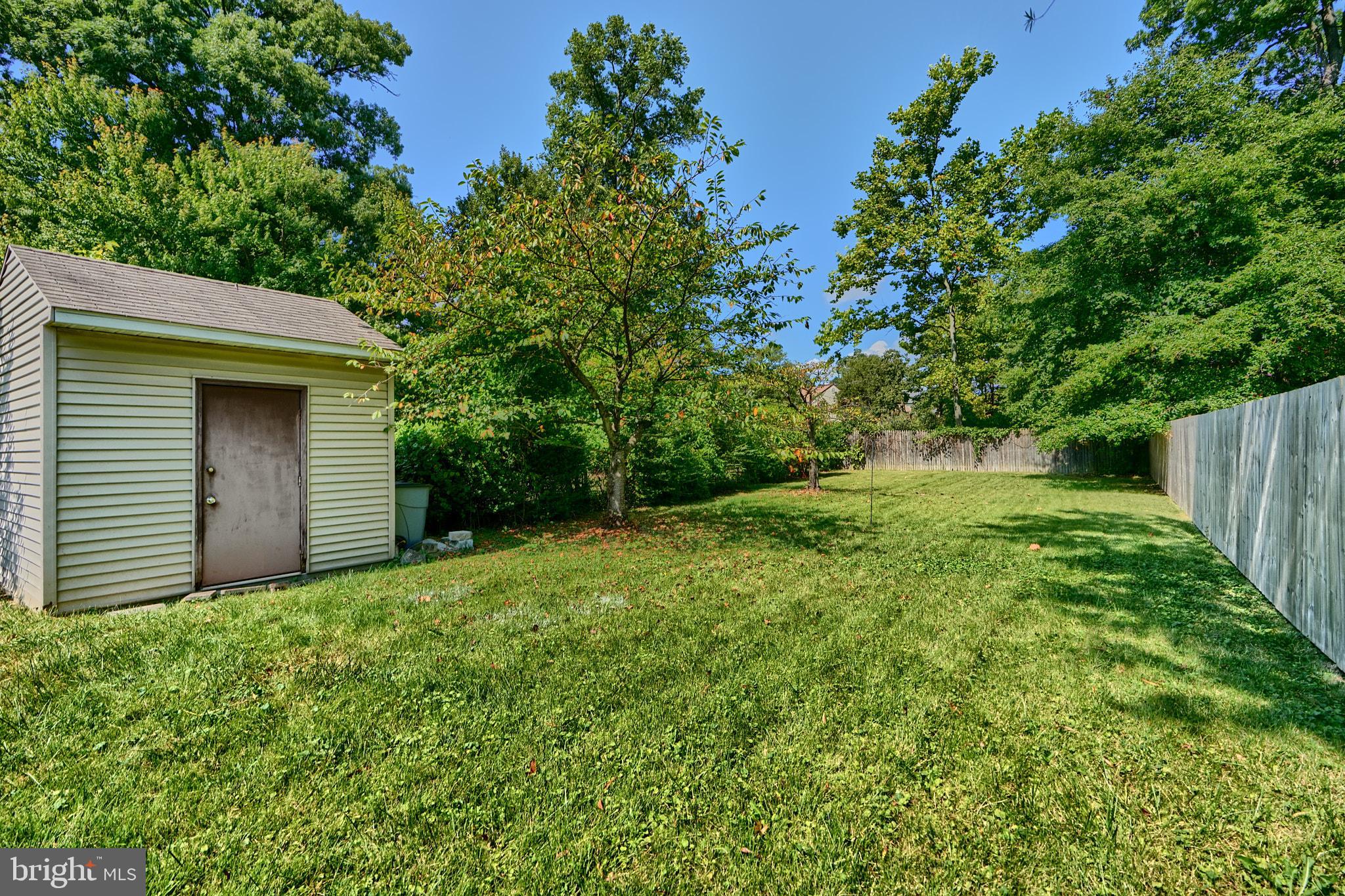 8003 Highpoint Road Parkville, MD 21234 - Photo 28 of 29 Backyard view