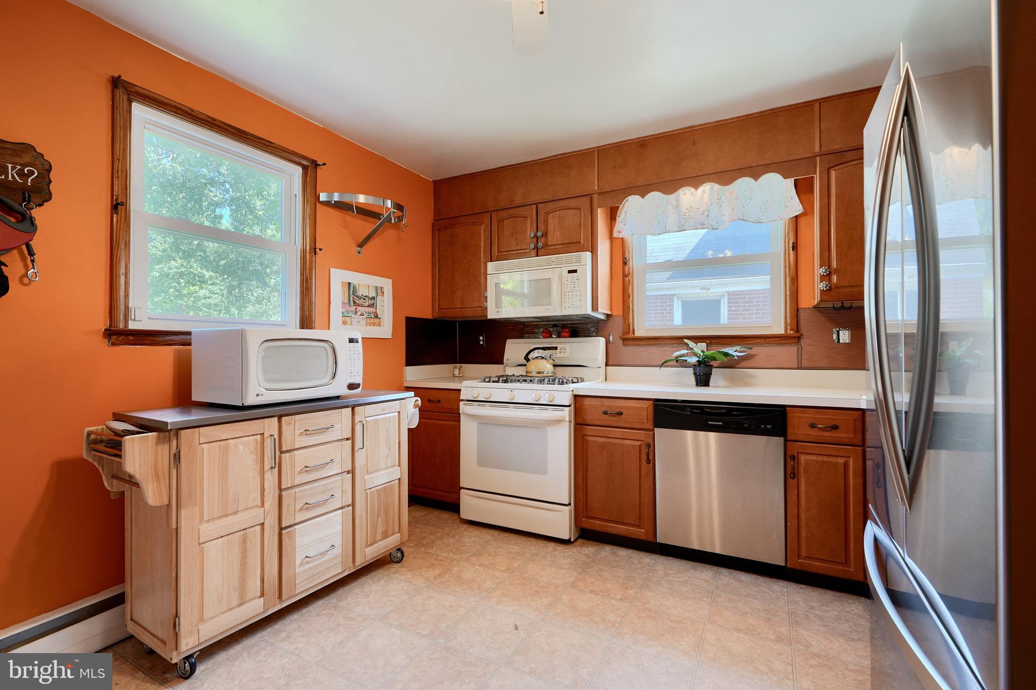 8003 Highpoint Road Parkville, MD 21234 - Photo 9 of 29 Kitchen
