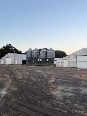 $900,000 | 737 County Road 2855, Hughes Springs, TX 75656