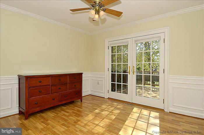 17308 Hughes Road Poolesville, MD 20837 - Photo 22 of 28 Dining Room
