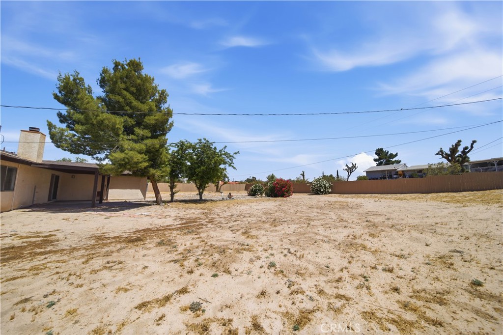 18405 Owatonna Road Apple Valley, CA 92307 - Photo 37 of 41