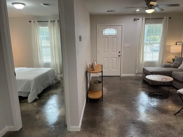 $1,000 | 635 North Mlk Drive, Liberty, TX 77575