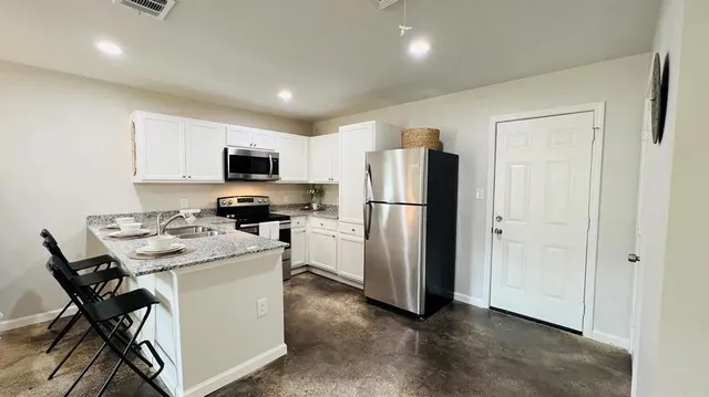 $1,000 | 635 North Mlk Drive, Liberty, TX 77575