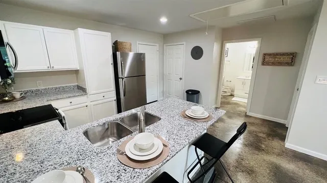 $1,000 | 635 North Mlk Drive, Liberty, TX 77575