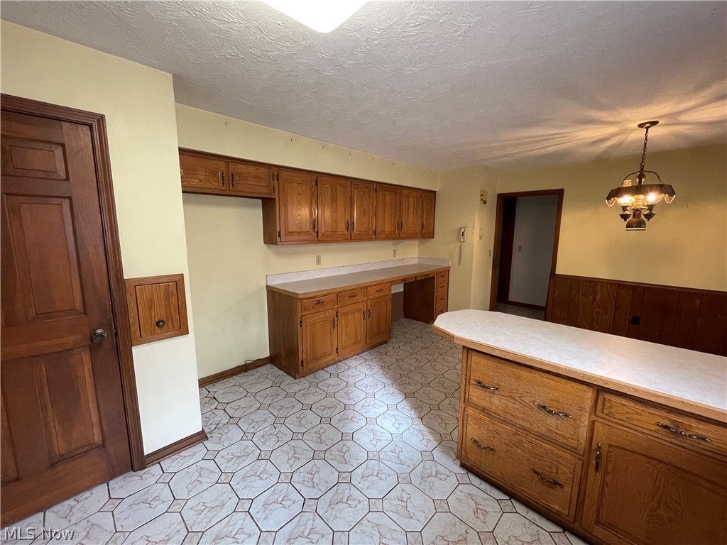48231 North Ridge Road Amherst, OH 44001 - Photo 13 of 35