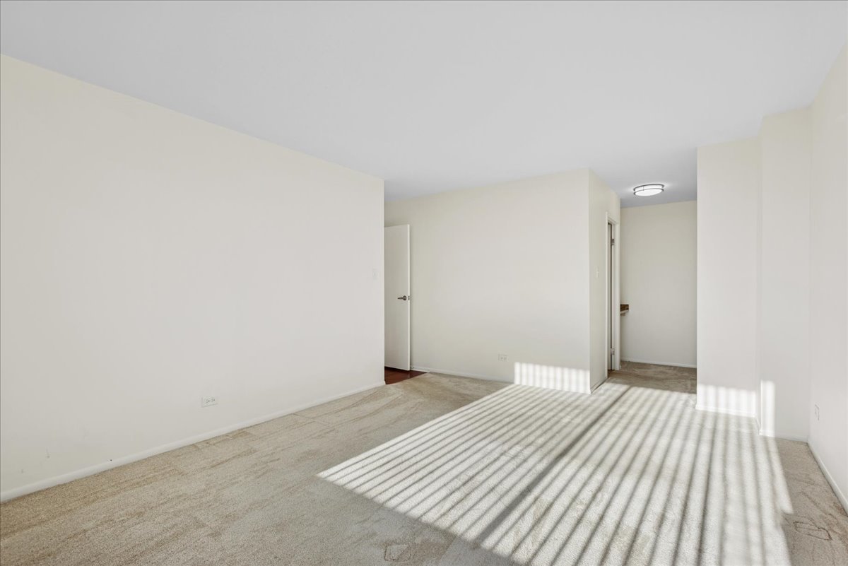 40 North Tower Road, Unit 8F Oak Brook, IL 60523 - Photo 13 of 24