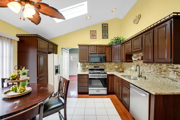 $298,000 | 3051 183rd Street, Lansing, IL 60438