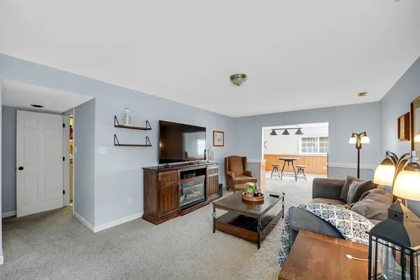 $298,000 | 3051 183rd Street, Lansing, IL 60438