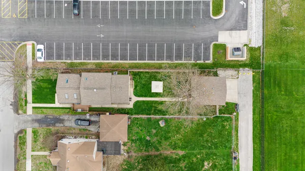 $298,000 | 3051 183rd Street, Lansing, IL 60438