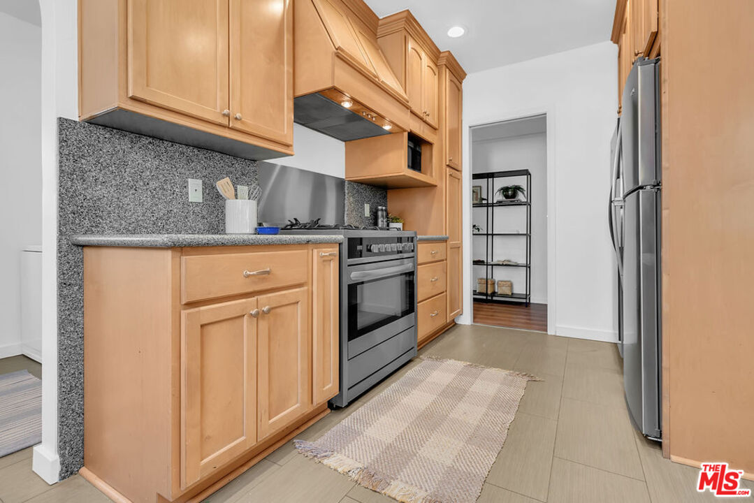 6122 West 6th Street Los Angeles, CA 90048 - Photo 12 of 32