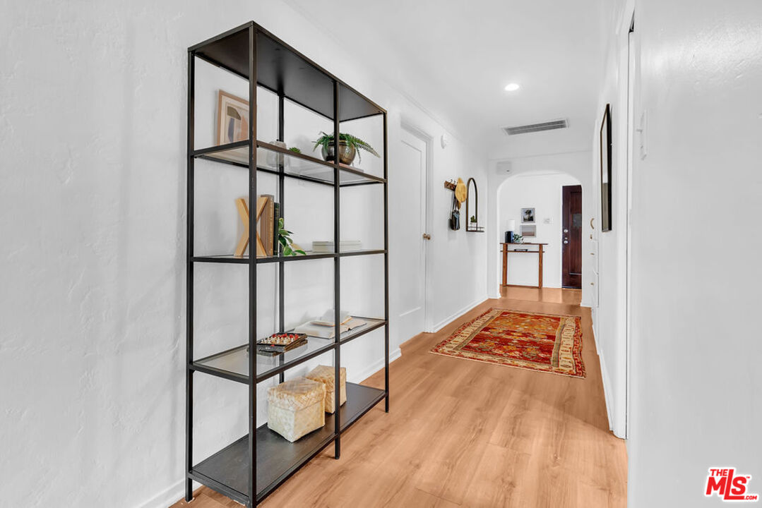 6122 West 6th Street Los Angeles, CA 90048 - Photo 19 of 32