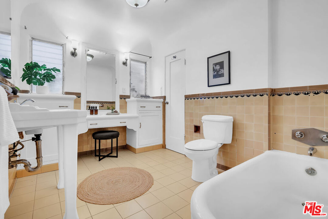 6122 West 6th Street Los Angeles, CA 90048 - Photo 25 of 32