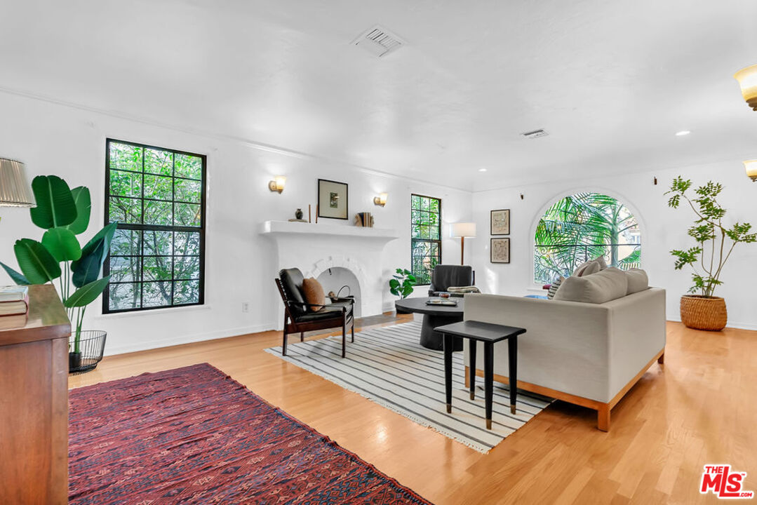 6122 West 6th Street Los Angeles, CA 90048 - Photo 4 of 32