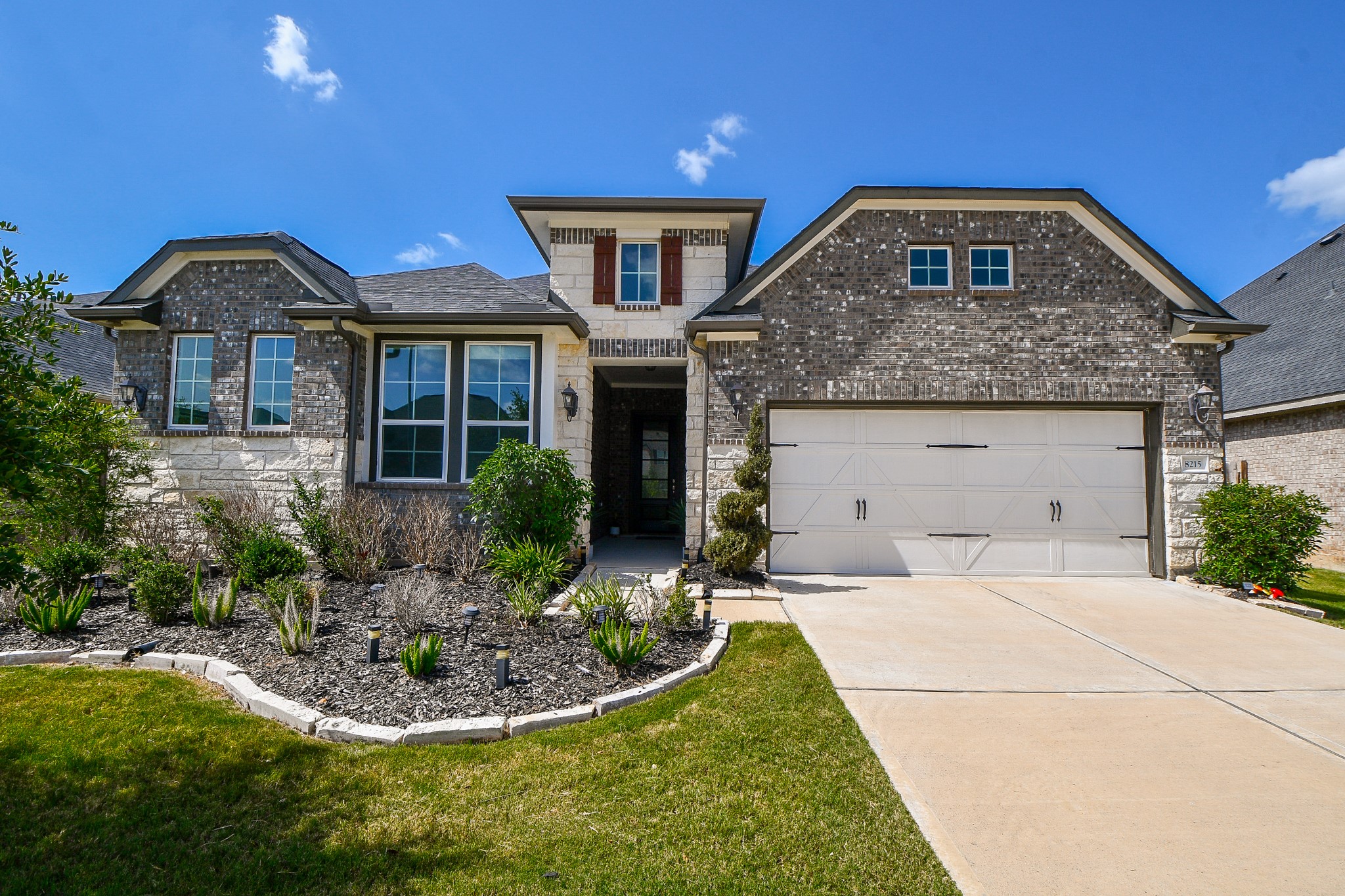 8215 Longear Lane