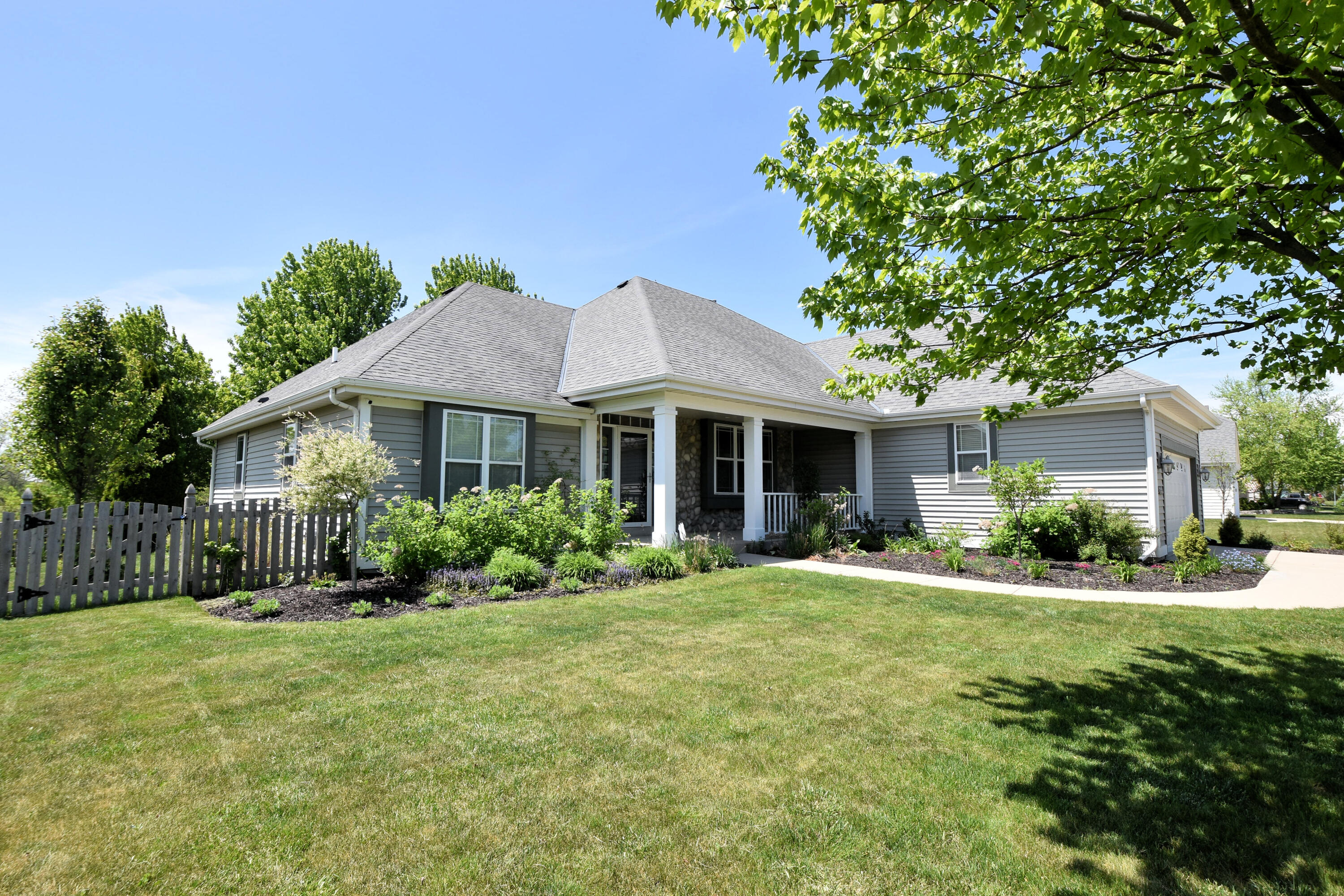 3326 Emmertsen Road Caledonia, WI 53406 - Photo 2 of 54 MMG_0292