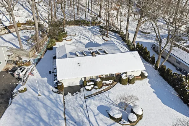 $1,899,000 | 75 Mimosa Drive, East Hills, NY 11576