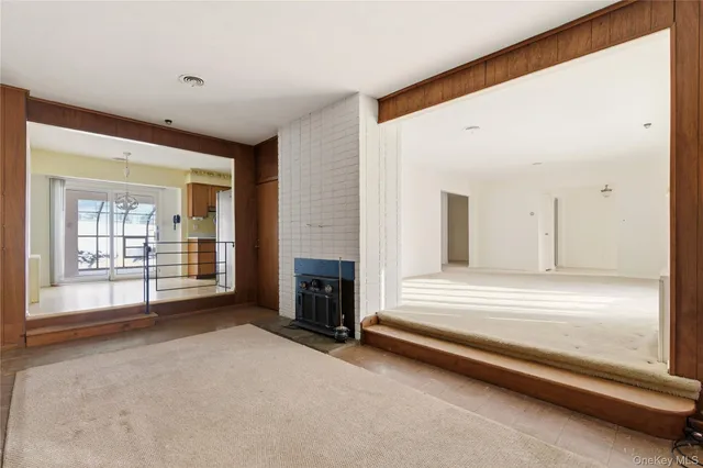 $1,899,000 | 75 Mimosa Drive, East Hills, NY 11576