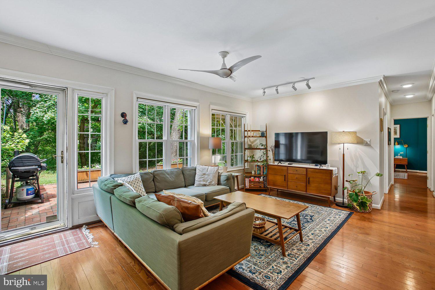 3376 Gunston Road, Unit 3376 Alexandria, VA 22302 - Photo 1 of 49 Beautifully updated Lincoln model