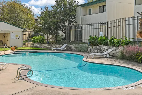 $1,400 | 6718 Silvermine Drive, Unit 903, Austin, TX 78736