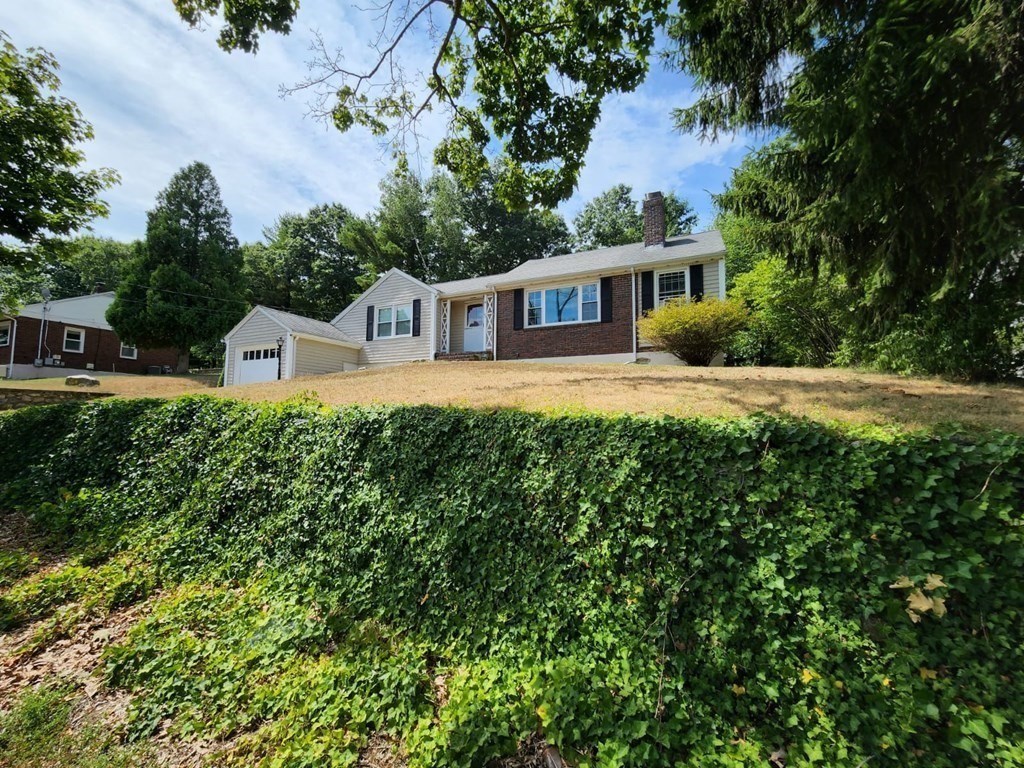 40 Judge Road Lynn, MA 01904 - Photo 4 of 30 Gallery Image 4
