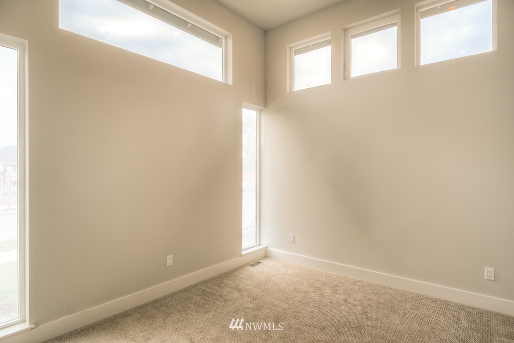 21515 43rd Drive Southeast, Unit 14 Bothell, WA 98021 - Photo 2 of 18 Gallery Image 2
