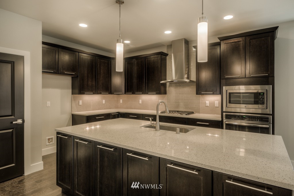 21515 43rd Drive Southeast, Unit 14 Bothell, WA 98021 - Photo 5 of 18 Gallery Image 5