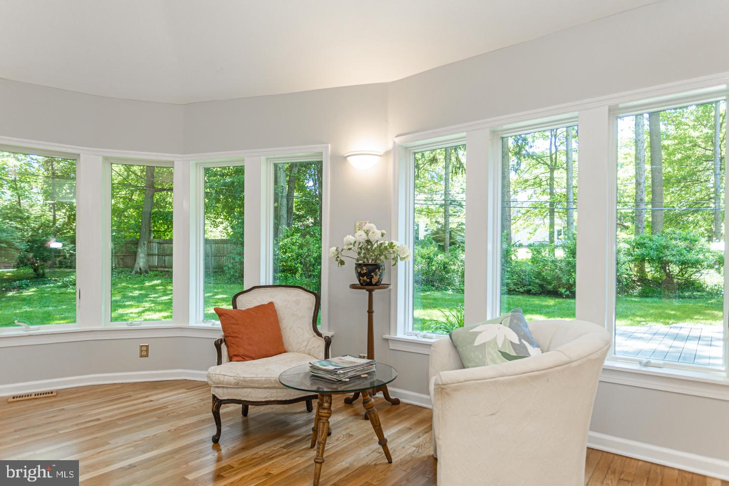 100 Ovington Road Yardley, PA 19067 - Photo 21 of 40 Seating in Kitchen & Dining area