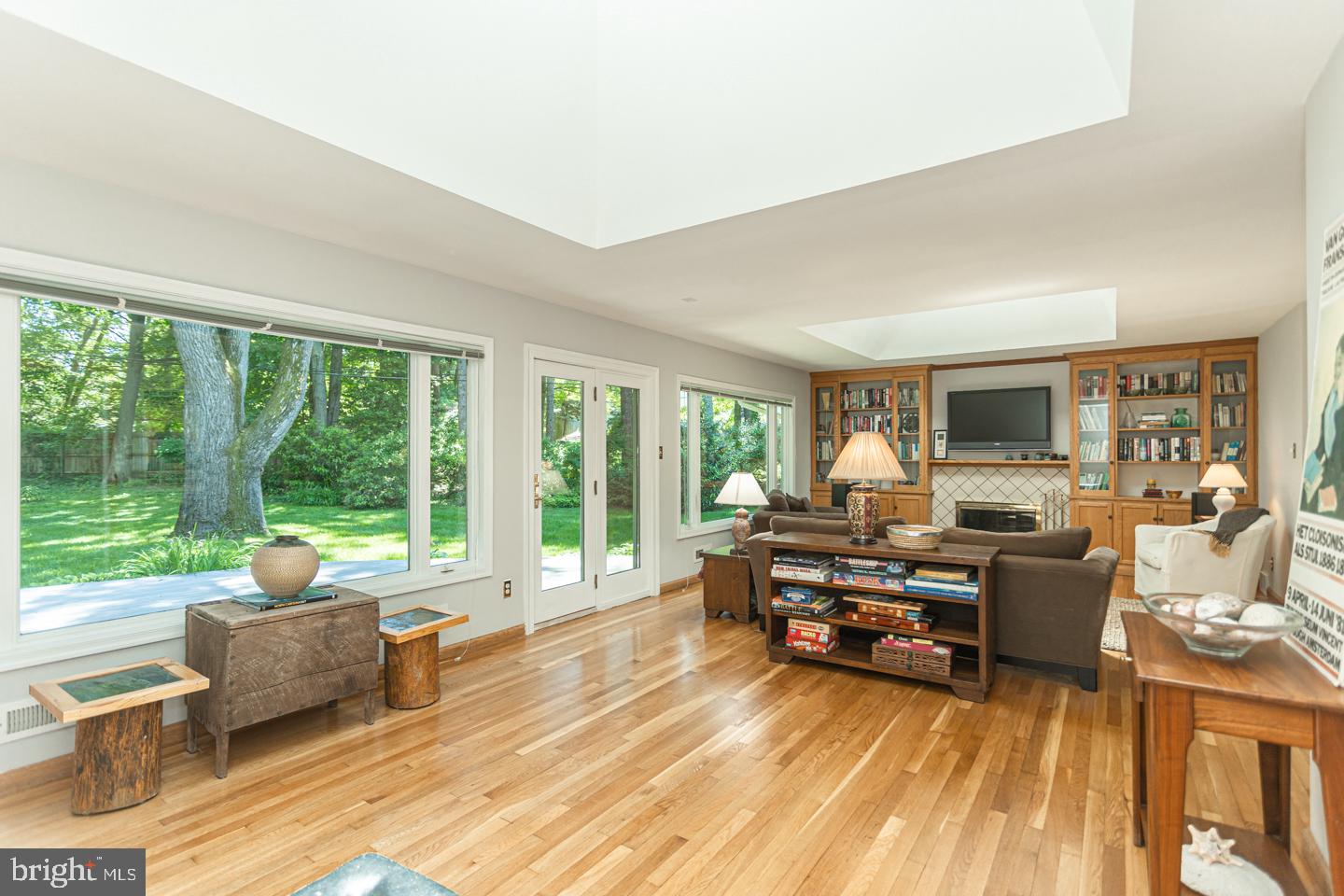 100 Ovington Road Yardley, PA 19067 - Photo 5 of 40 Living Room