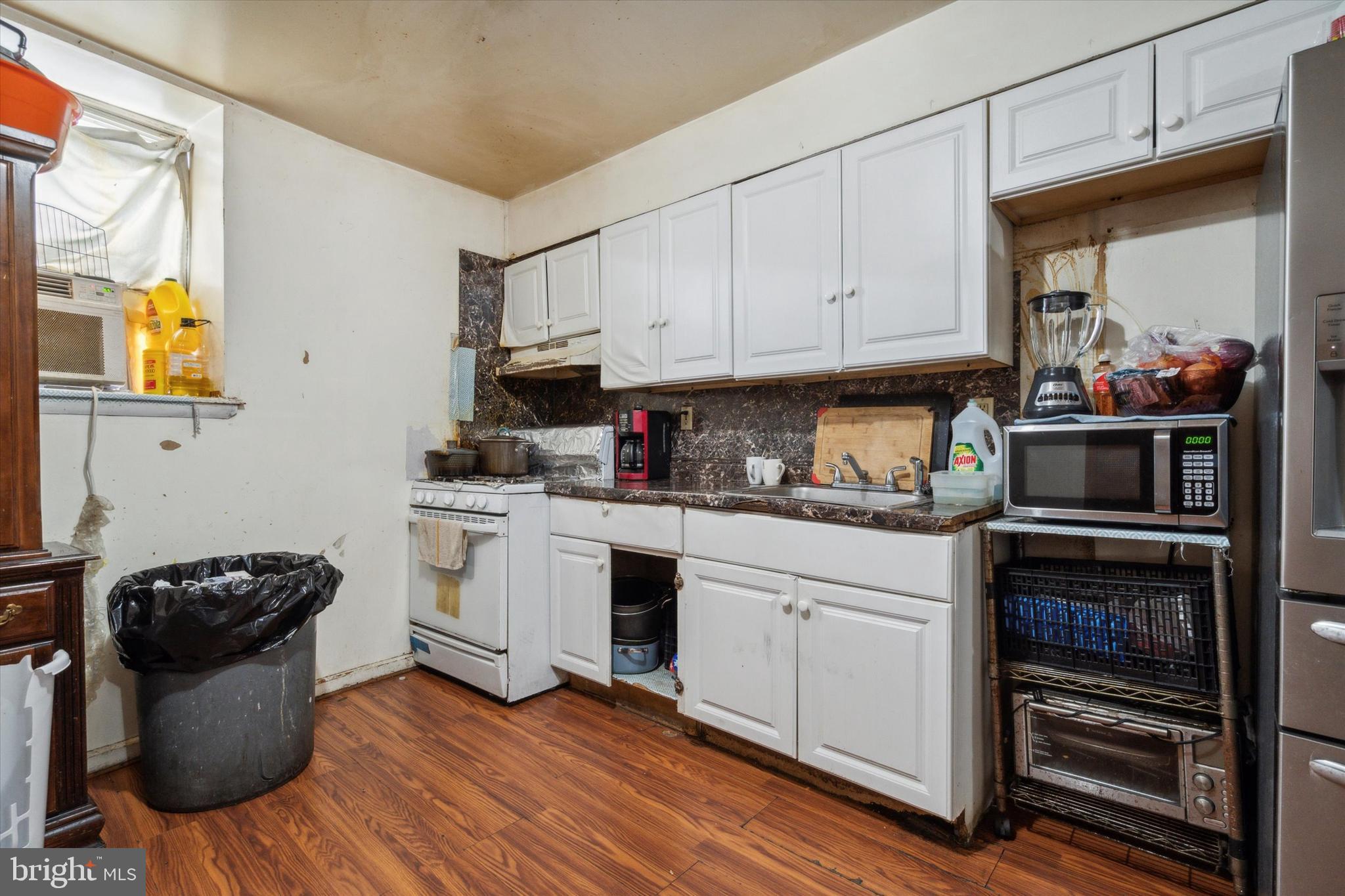 915 South 12th Street Philadelphia, PA 19147 - Photo 17 of 34