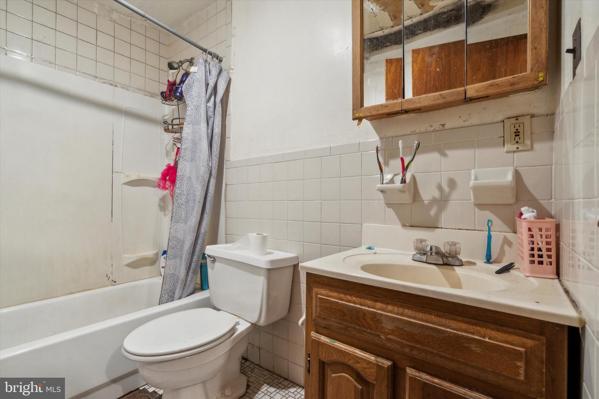 915 South 12th Street Philadelphia, PA 19147 - Photo 20 of 34