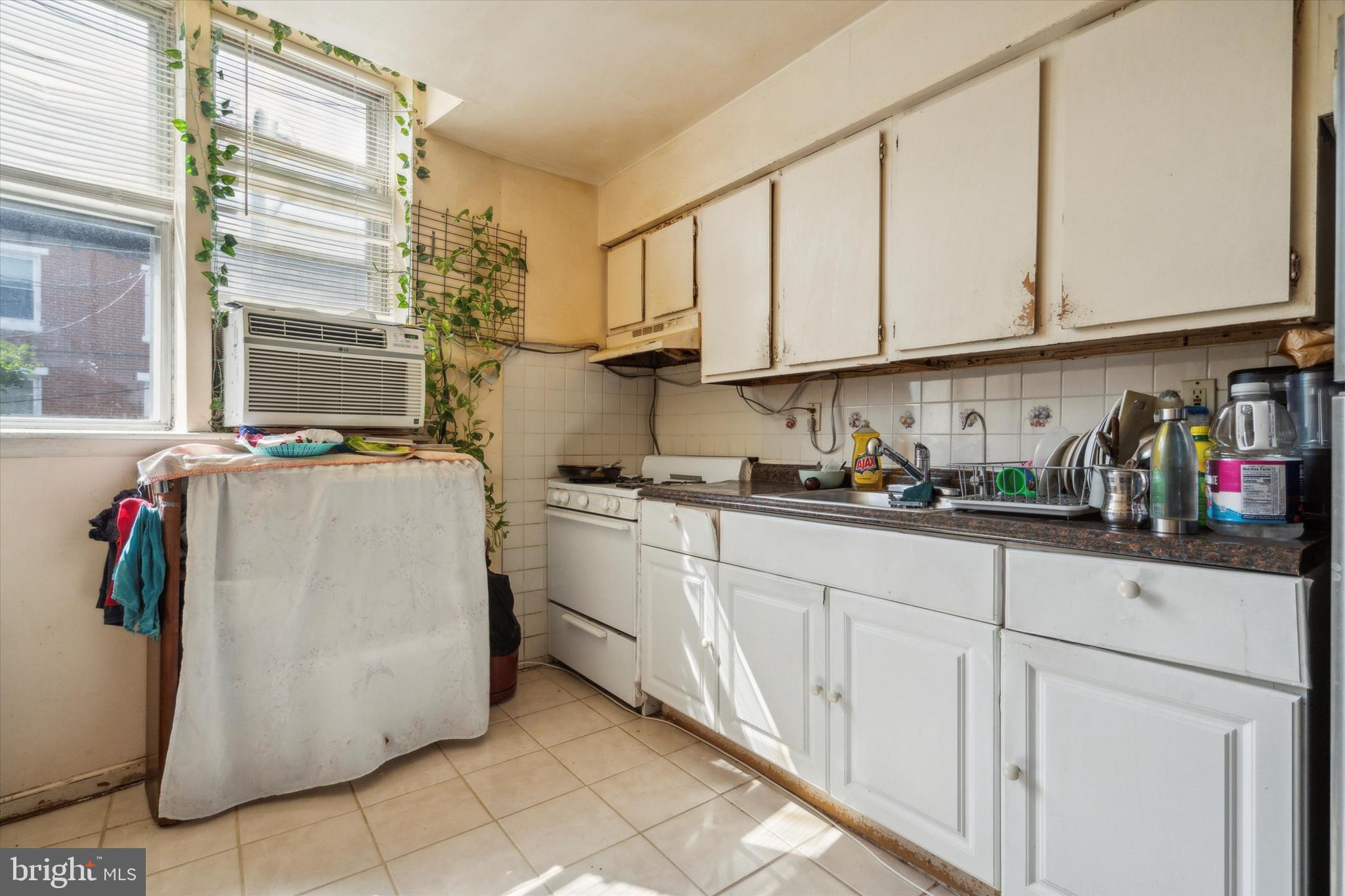 915 South 12th Street Philadelphia, PA 19147 - Photo 25 of 34